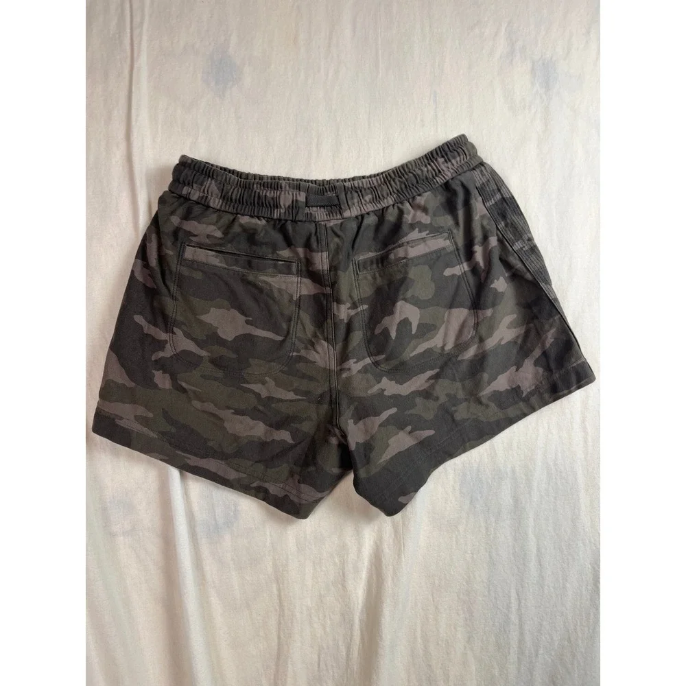 Athleta Camo Farallon Shorts Gray Charcoal Camouflage‎ Drawstring Hiking Size 4
